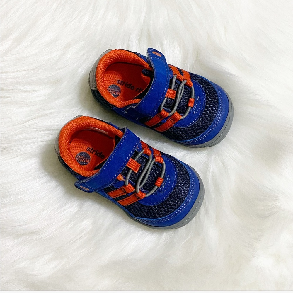Stride Rite || Baby Boy’s Velcro Shoes